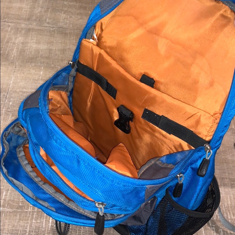 Backpack - Picture 6 of 6